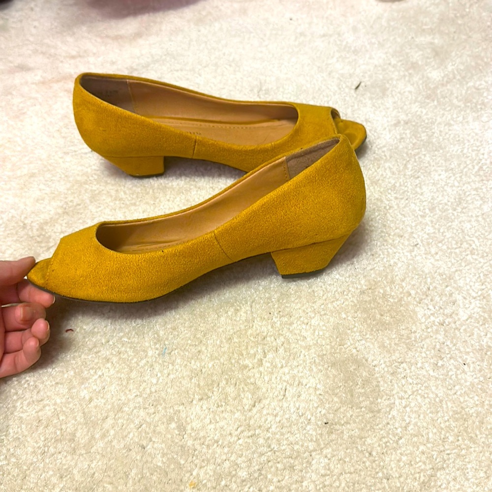 Mustard yellow peep toe heels size 5.5